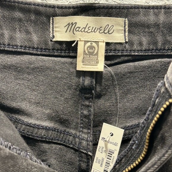 NWT Madewell Curvy High-Rise Denim Shorts in Lunar Wash sz:26 - Picture 8 of 9
